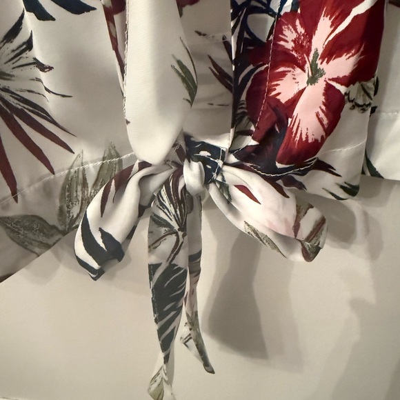 White Floral Tropical Tie-Front Kimono - Picture 2 of 7